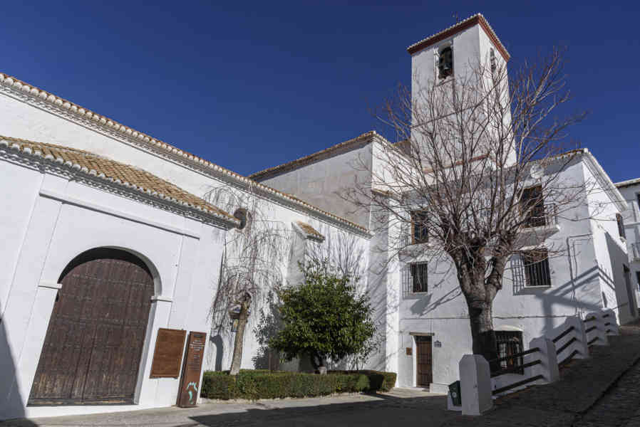 Granada - la Alpujarra 014 - Capileira - iglesia parroquial Nuestra Señora de la Cabeza.jpg